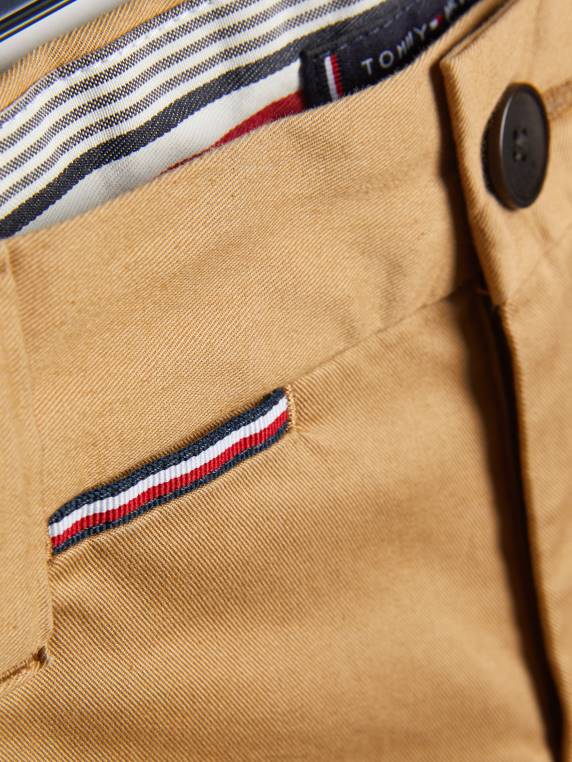 בנים 8-16 1985 מכנסי צ'ינו קצרים חיוניים NX20126 חאקי קלאסי Tommy Hilfiger