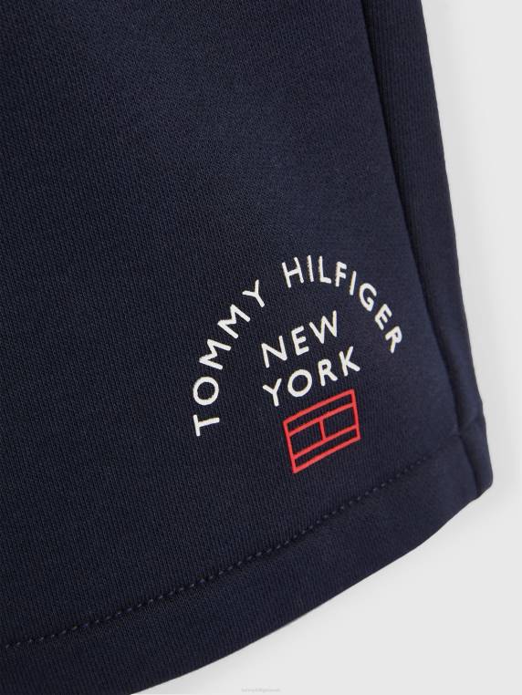 מכנסי פליסה עם לוגו לבנים 8-16 NX20100 שמיים מדבריים Tommy Hilfiger