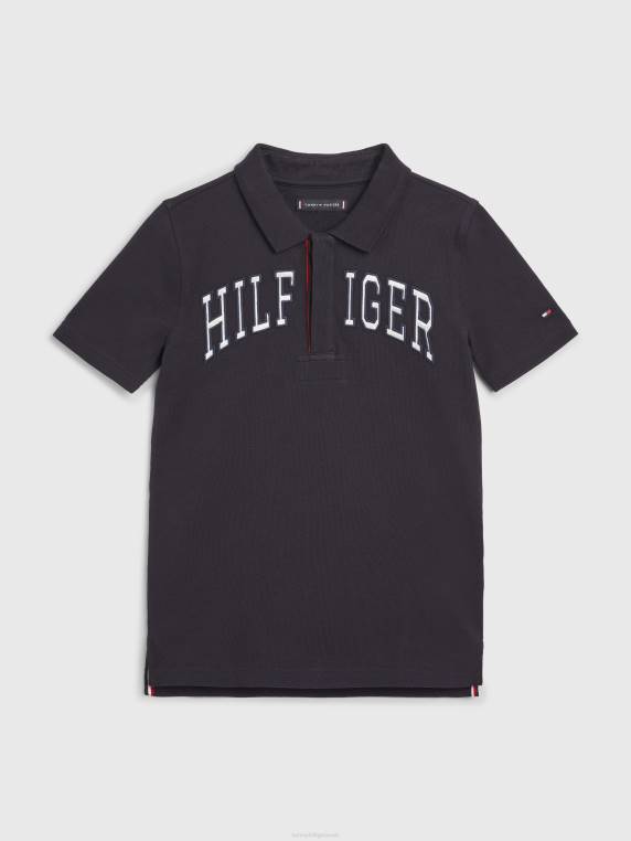בנים 8-16 סמלים פולו של אוניברסיטה NX20282 שמיים מדבריים Tommy Hilfiger