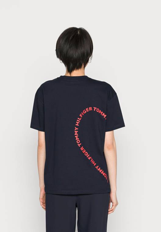 חולצת טריקו רגועה עם צווארון C NX208017 שמיים מדבריים Tommy Hilfiger