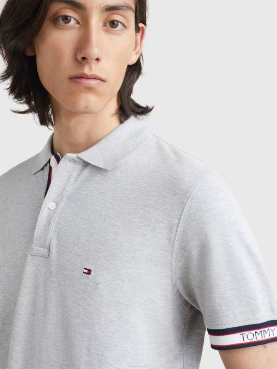 פולו עם שרוול לוגו בהתאמה רגילה NX201139 אברש אפור בהיר Tommy Hilfiger