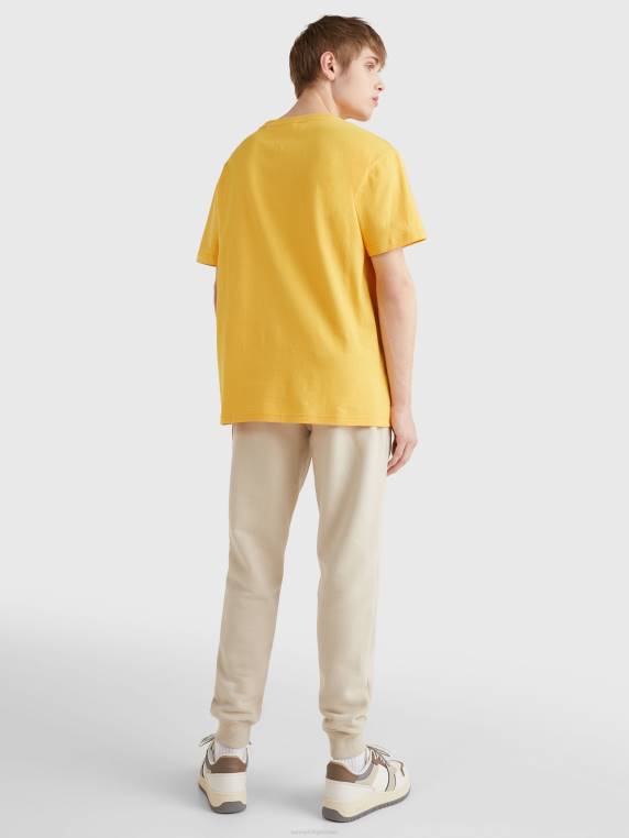 חולצת טריקו מכותנה ממוחזרת לוגו חתימה NX201560 צהוב ערבה Tommy Hilfiger