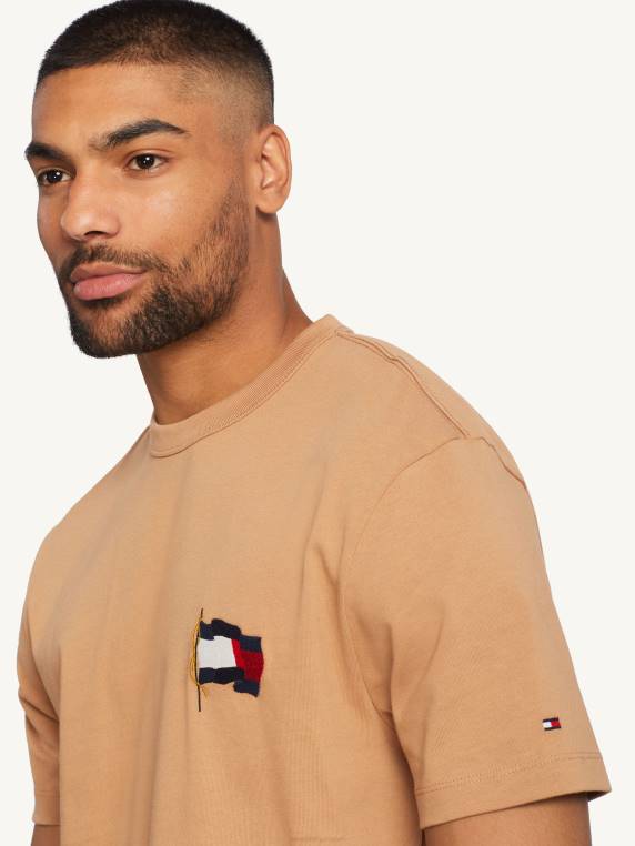 חולצת טריקו רקמת דגל תנועה NX201586 שמיים מדבריים Tommy Hilfiger