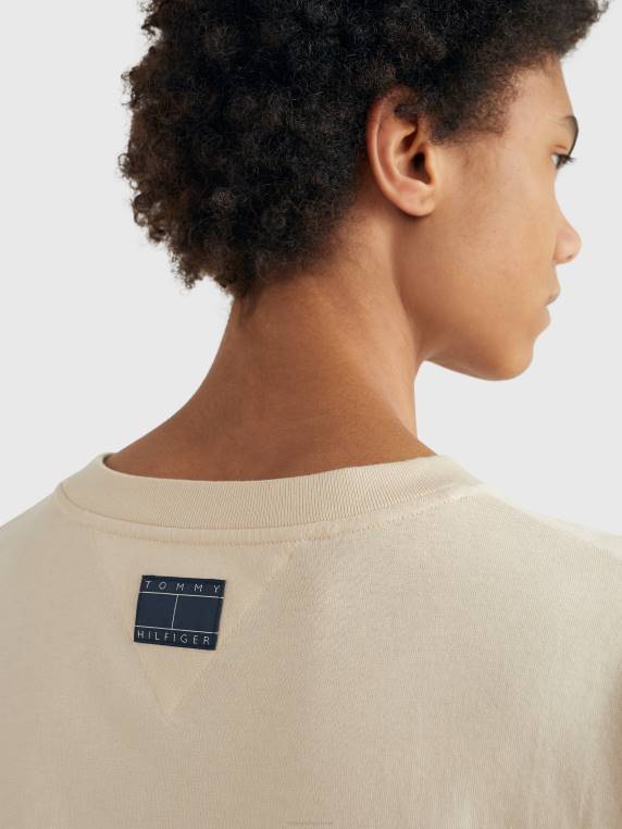 חולצת טריקו עם רקמת סמל הכנה NX201588 בז' קלאסי Tommy Hilfiger
