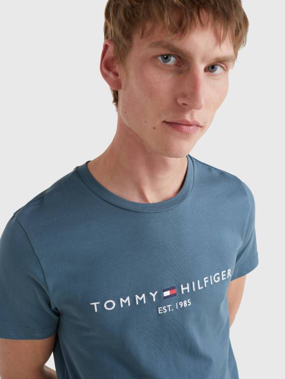 חולצת טי מכותנה אורגנית בגזרה דקיקה NX201636 כספית ימית Tommy Hilfiger