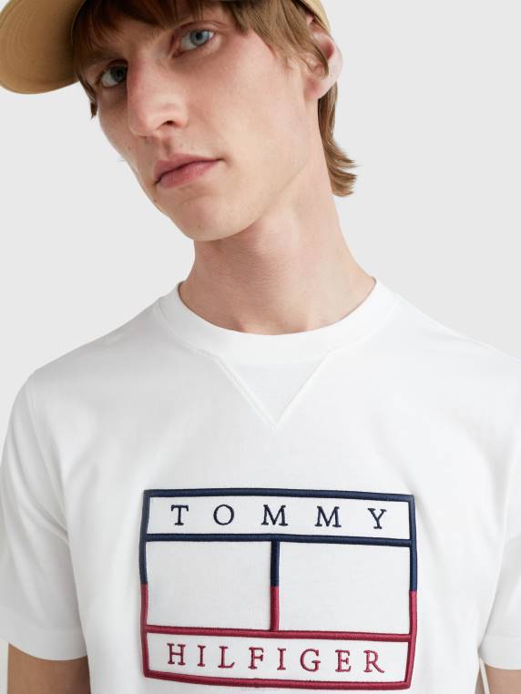חולצת טי רקמת דגל ליניארית NX201661 לבן Tommy Hilfiger
