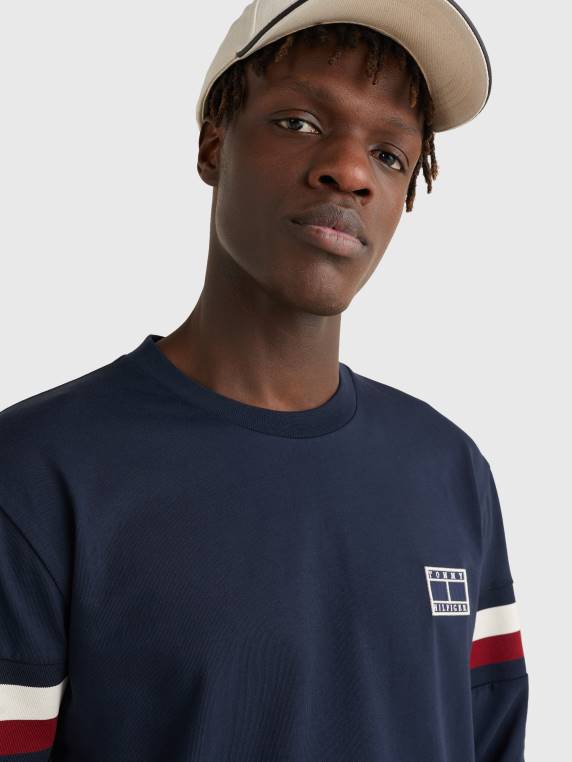 חולצת טריקו עם שרוולים ארוכים עם סרט חתימה NX201678 שמיים מדבריים Tommy Hilfiger