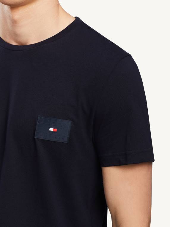 חולצת תג חיונית NX201738 שמיים מדבריים Tommy Hilfiger