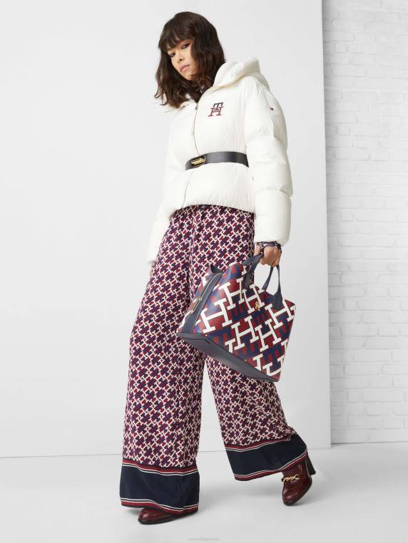 ילקוט מונוגרמה איקוני NX201761 תמהיל תאגידי Tommy Hilfiger