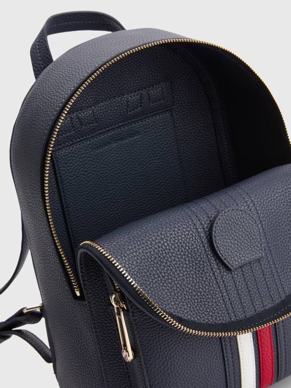 תיק גב מונוגרמה מדבקת חתימה NX201785 חלל כחול Tommy Hilfiger