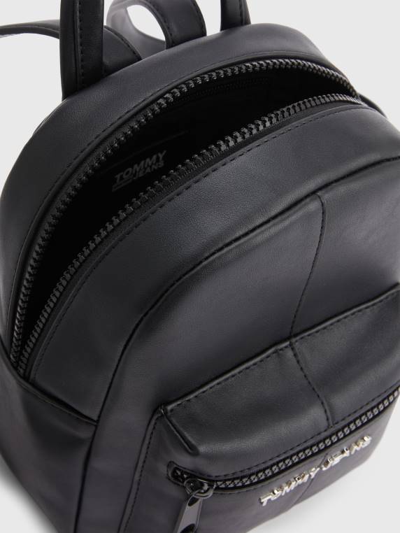 תיק גב קטן לוגו מתכת NX201830 שָׁחוֹר Tommy Hilfiger