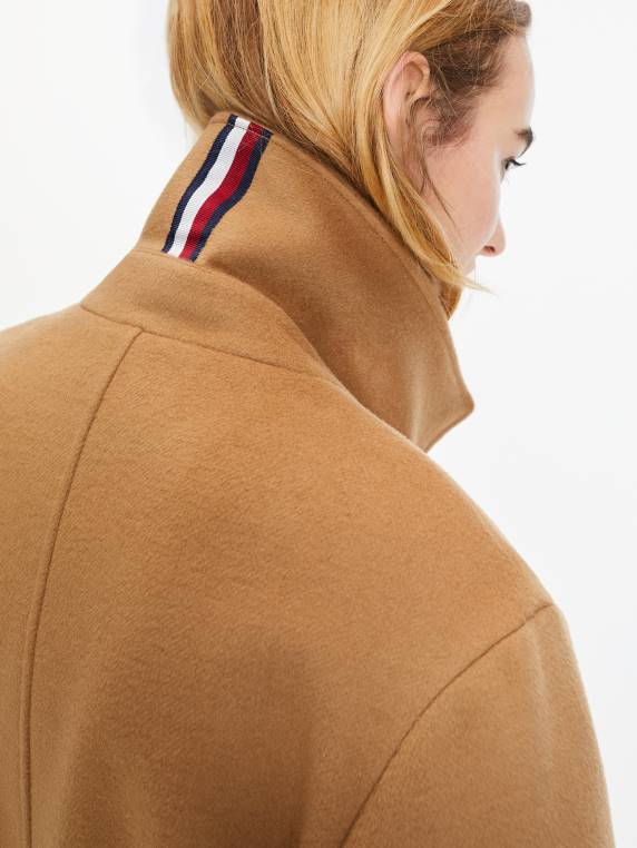 מעיל תערובת צמר עם חזה כפול חגורה NX201990 חאקי כפרי Tommy Hilfiger