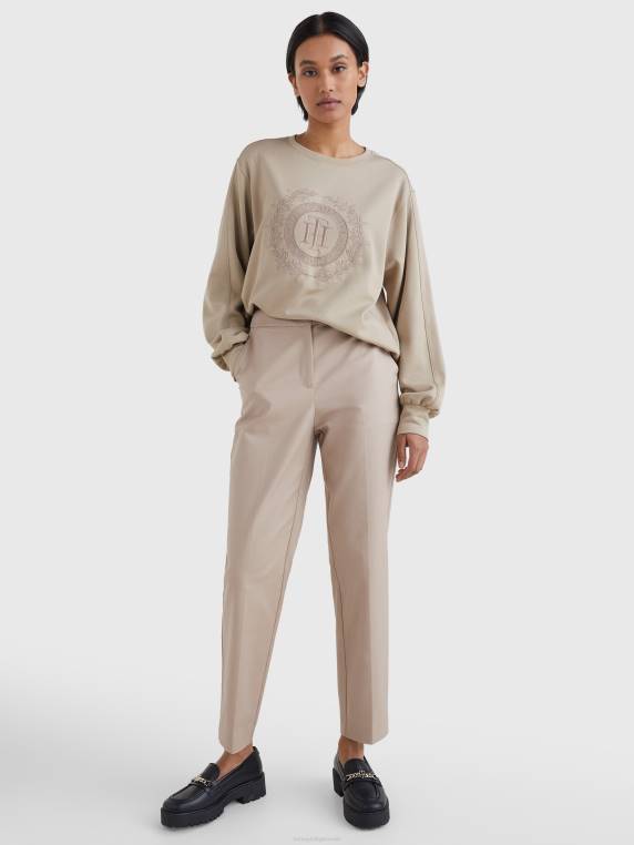 סווטשירט בכושר רגוע רקמת סמל NX202542 בז' Tommy Hilfiger