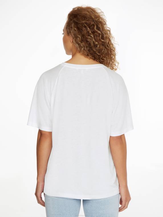 חולצת לוגו רגועה של שחיקה NX202737 האופטי הלבן Tommy Hilfiger