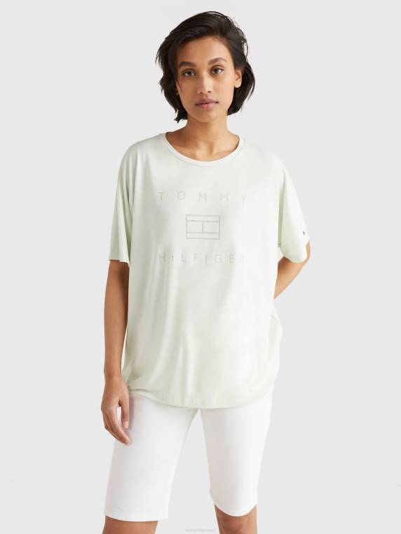 חולצת לוגו רגועה של שחיקה NX202738 מבטא ירוק Tommy Hilfiger