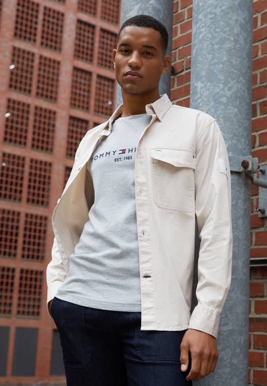 חולצת טי עם הדפס לוגו NX203918 אפור Tommy Hilfiger