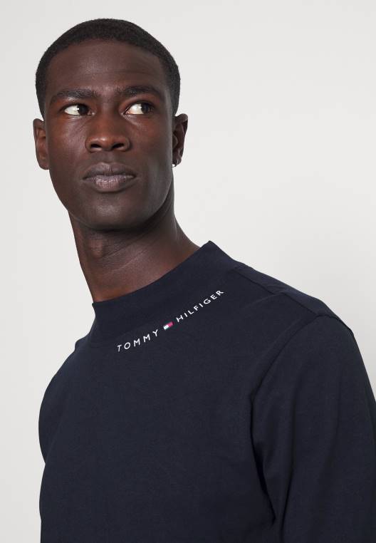 חולצה מדומה עם שרוולים ארוכים NX203960 שמיים מדבריים Tommy Hilfiger