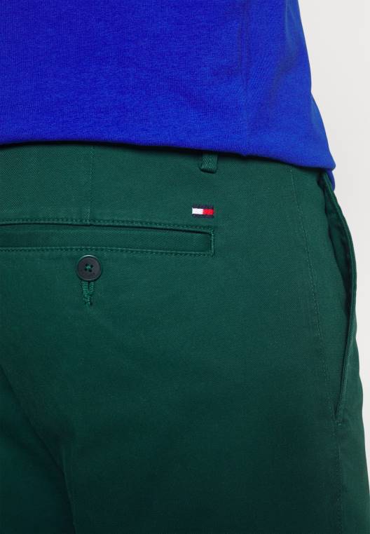 צ'ינוס בליקר NX204335 ירוק כהה Tommy Hilfiger