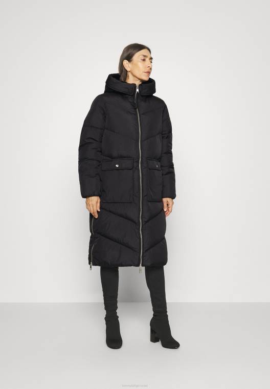 מעיל חורף מקסי מרופד בשברון NX204337 שָׁחוֹר Tommy Hilfiger