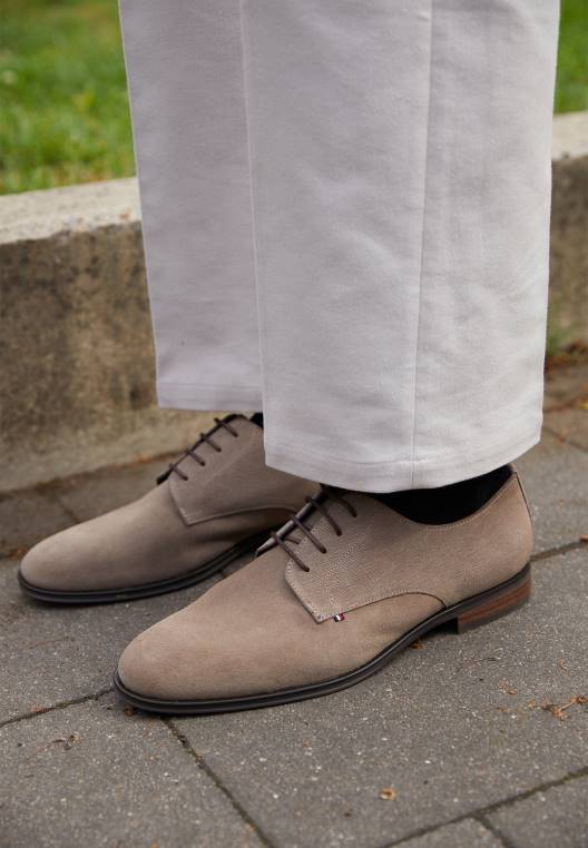 שרוכים משובצים בדרבי NX204572 אנטילופה Tommy Hilfiger