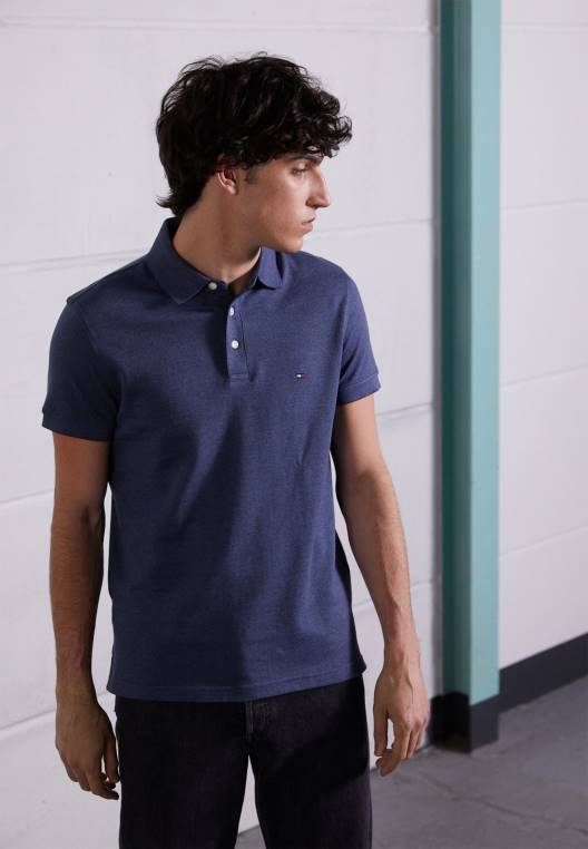 חולצת פולו דקה בקצה מולין NX204960 אינדיגו דהוי Tommy Hilfiger