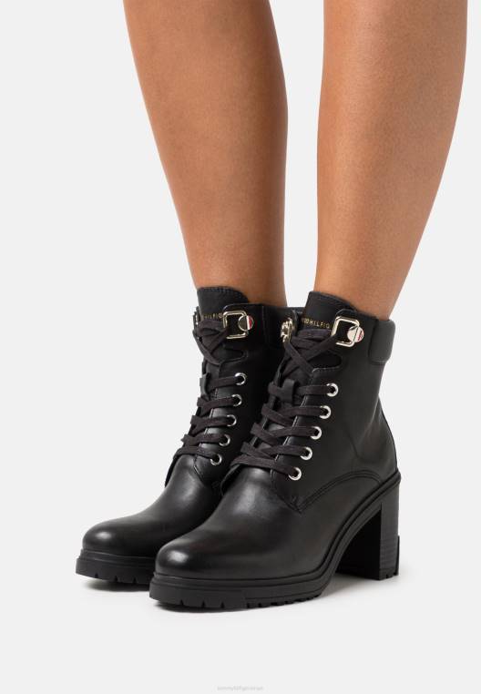 מגפי שרוכים חיצוניים עם עקבים גבוהים NX204997 שָׁחוֹר Tommy Hilfiger