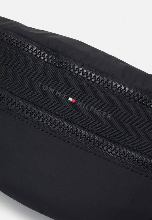 תיק תחתונים לשני המינים אופק צולב גוף NX205017 שָׁחוֹר Tommy Hilfiger
