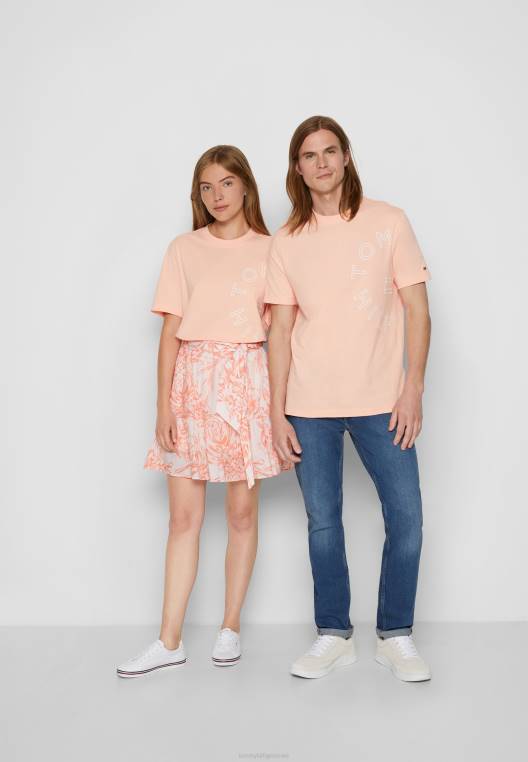 חולצת טריקו גרפית עגולה בהדפס יוניסקס NX205059 אפרסק שקיעה Tommy Hilfiger