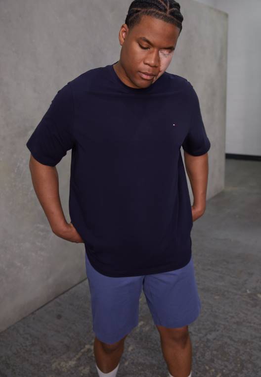 חולצת טריקו בסיסית מתיחה NX205112 שמיים מדבריים Tommy Hilfiger