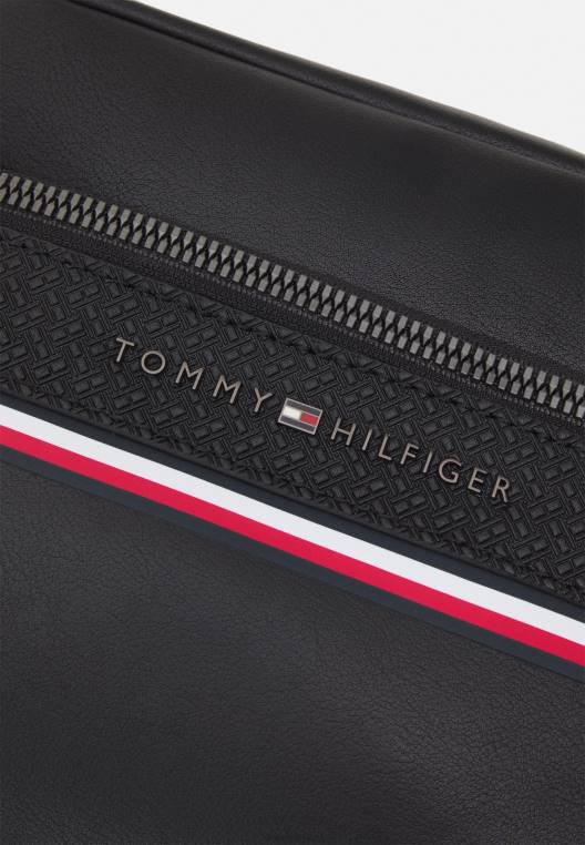 תיק מצלמה לרוחב גוף לשני המינים NX205121 שָׁחוֹר Tommy Hilfiger