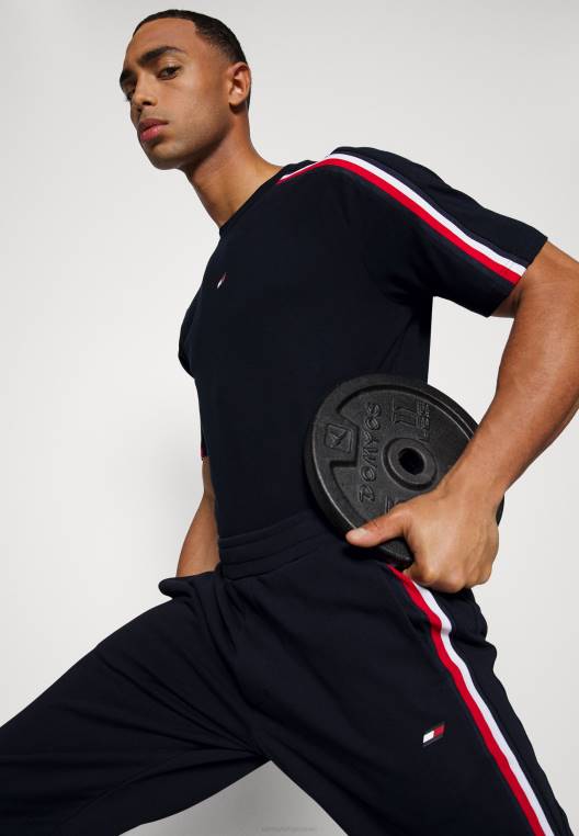 חולצת טי עם הדפס פסים גלובליים NX205808 שמיים מדבריים Tommy Hilfiger