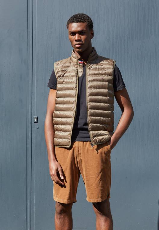 מכנסיים קצרים של ברוקלין NX205825 חאקי מדברי Tommy Hilfiger