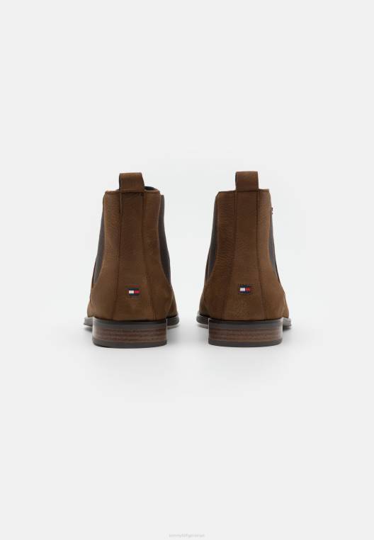 מגפונים קלאסיים של צ'לסי מזדמנים NX206223 רוקפלר חום Tommy Hilfiger