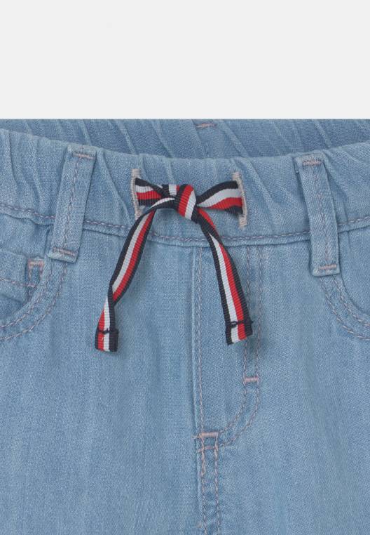 מכנסיים קלים לתינוק יוניסקס ג'ינס בכושר רגוע NX206253 ג'ינס תכלת Tommy Hilfiger