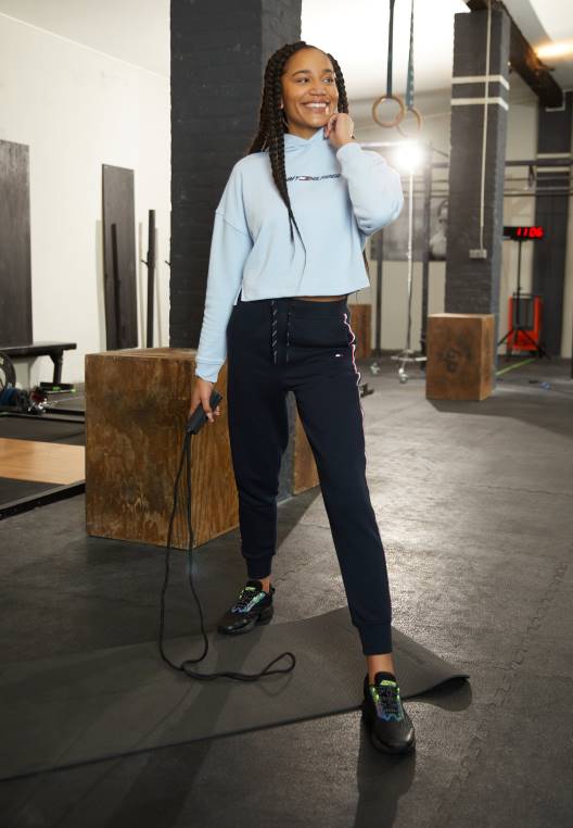 קפוצ'ון גרפי רגיל NX206283 כחול מבריז Tommy Hilfiger