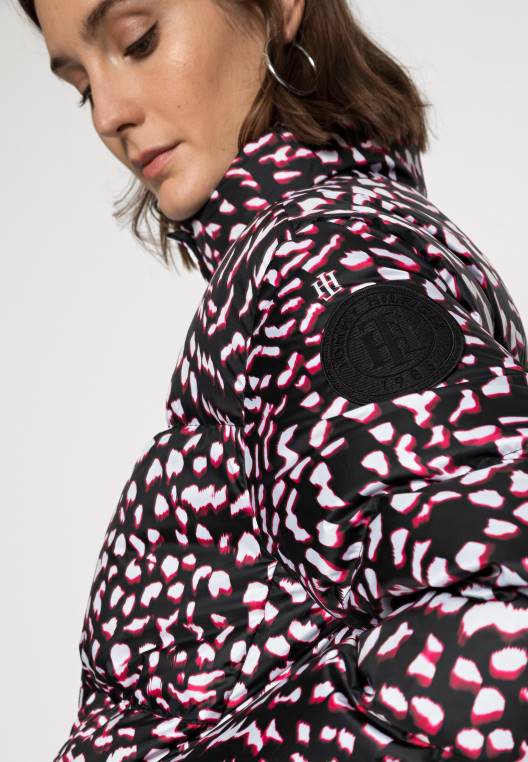מעיל פוך מודפס NX206298 אדום/לבן/שחור Tommy Hilfiger
