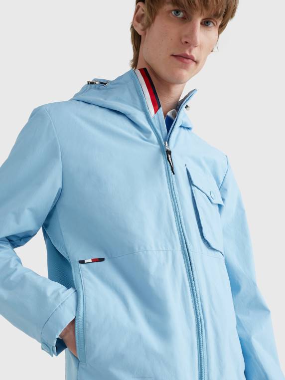 ז'קט עם קפוצ'ון כיס שימושי NX20635 כחול קולומביה Tommy Hilfiger