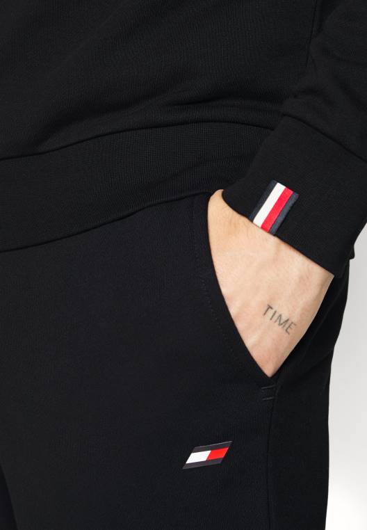 סווטשירט צוות חיוני NX206371 שָׁחוֹר Tommy Hilfiger