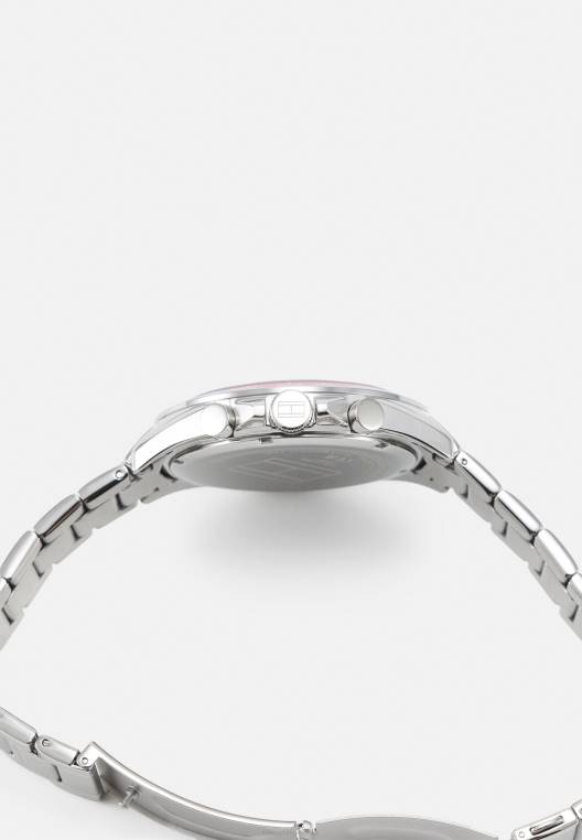 שעון אוון NX206616 בצבע כסף/כחול/אדום Tommy Hilfiger