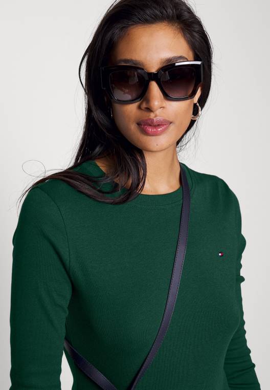 חלק עליון חדש ונעים עם שרוולים ארוכים NX207231 צַיָד Tommy Hilfiger