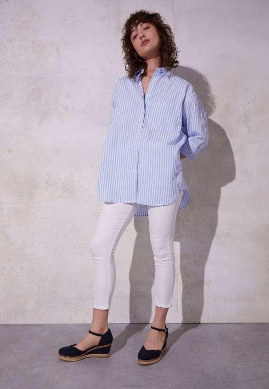 טריזי טריז באמצע טריז אצבע סגורה בסיסית NX207243 שמיים מדבריים Tommy Hilfiger