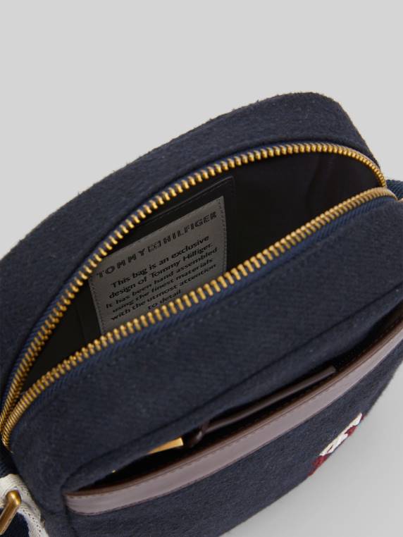 תיק כתב קטן מונוגרמה הכנה NX20737 חלל כחול Tommy Hilfiger