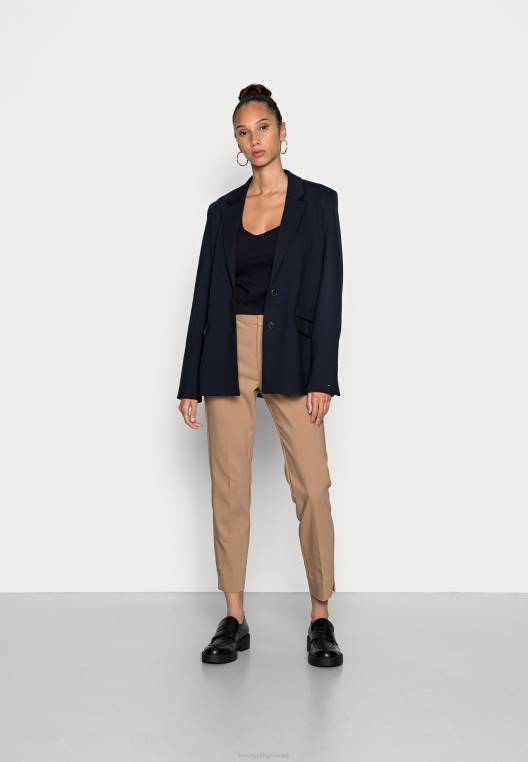 חולצת טריקו בסיסית עם סקופ דק NX207400 שמיים מדבריים Tommy Hilfiger