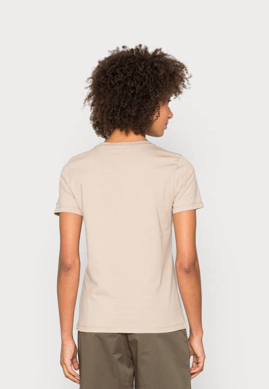 חולצת טי רגילה בהדפס טי NX207489 בז' Tommy Hilfiger