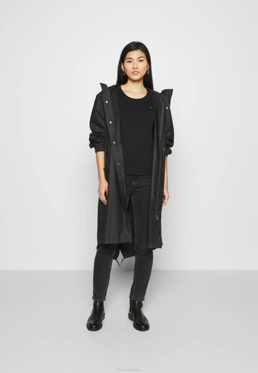 חולצת טריקו בסיסית עם צווארון עגול דק NX207497 שָׁחוֹר Tommy Hilfiger