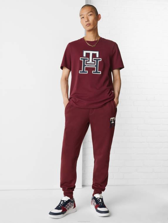 חולצת טריקו מכותנה אורגנית עם מונוגרמה NX20749 אודם עמוק Tommy Hilfiger