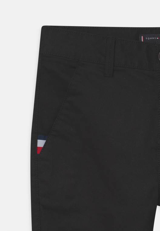 צ'ינו דק חיוני NX207527 שָׁחוֹר Tommy Hilfiger