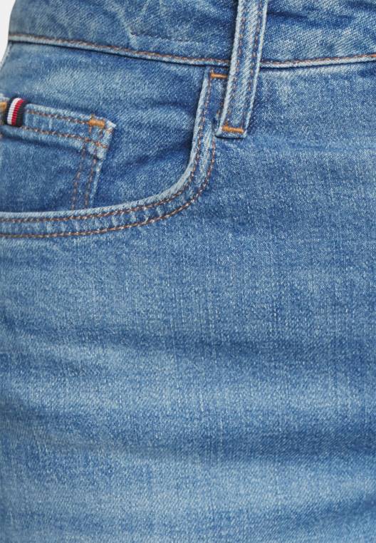 ג'ינס קלאסי חדש עם רגליים ישרות NX207546 ליאם Tommy Hilfiger