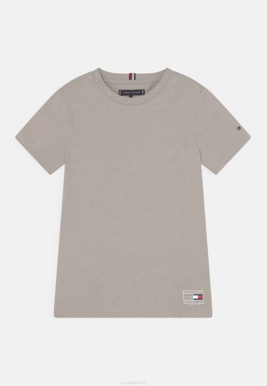 חולצת טריקו בסיסית בצבע טבעי NX207607 אדמה קרירה Tommy Hilfiger