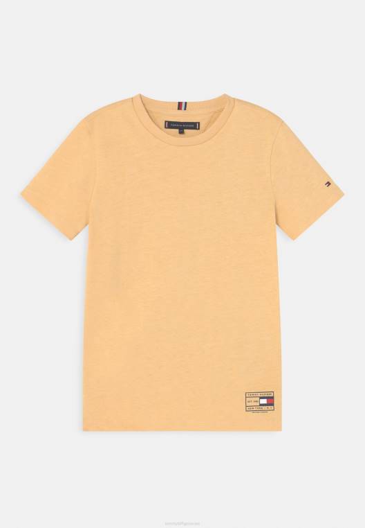 חולצת טריקו בסיסית בצבע טבעי NX207614 צהוב ערבה Tommy Hilfiger